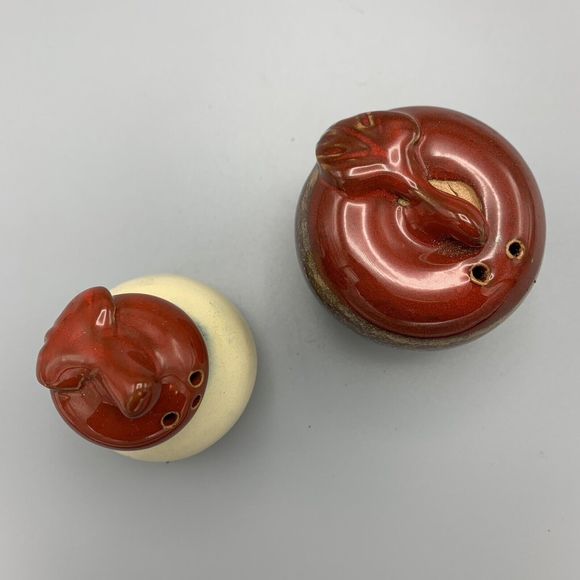 Vtg Studio Pottery Apple and Pear Salt and Pepper Shakers Glazed Red Blue Brown - Picture 8 of 9
